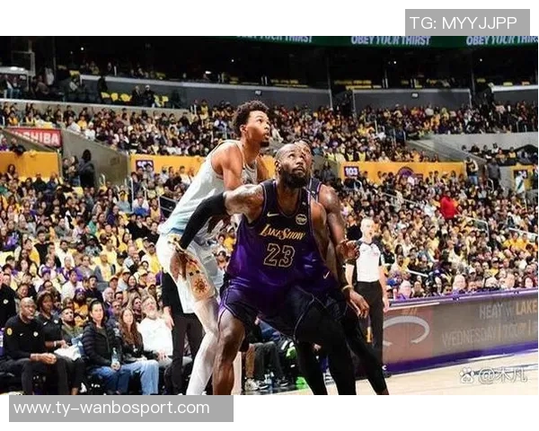 湖人三巨头意外落后马刺20分老詹精彩隔扣引发热议